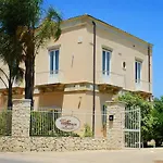 מלון Hotel Villa Fanusa