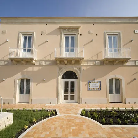 Hotel Villa Fanusa 4*