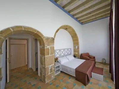 Hotel Villa Fanusa Hotell 4*